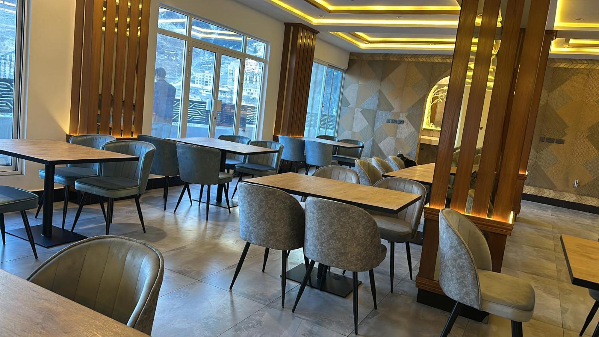 Gold Palace Hotel & Food Lounge Kalam Bagian luar foto