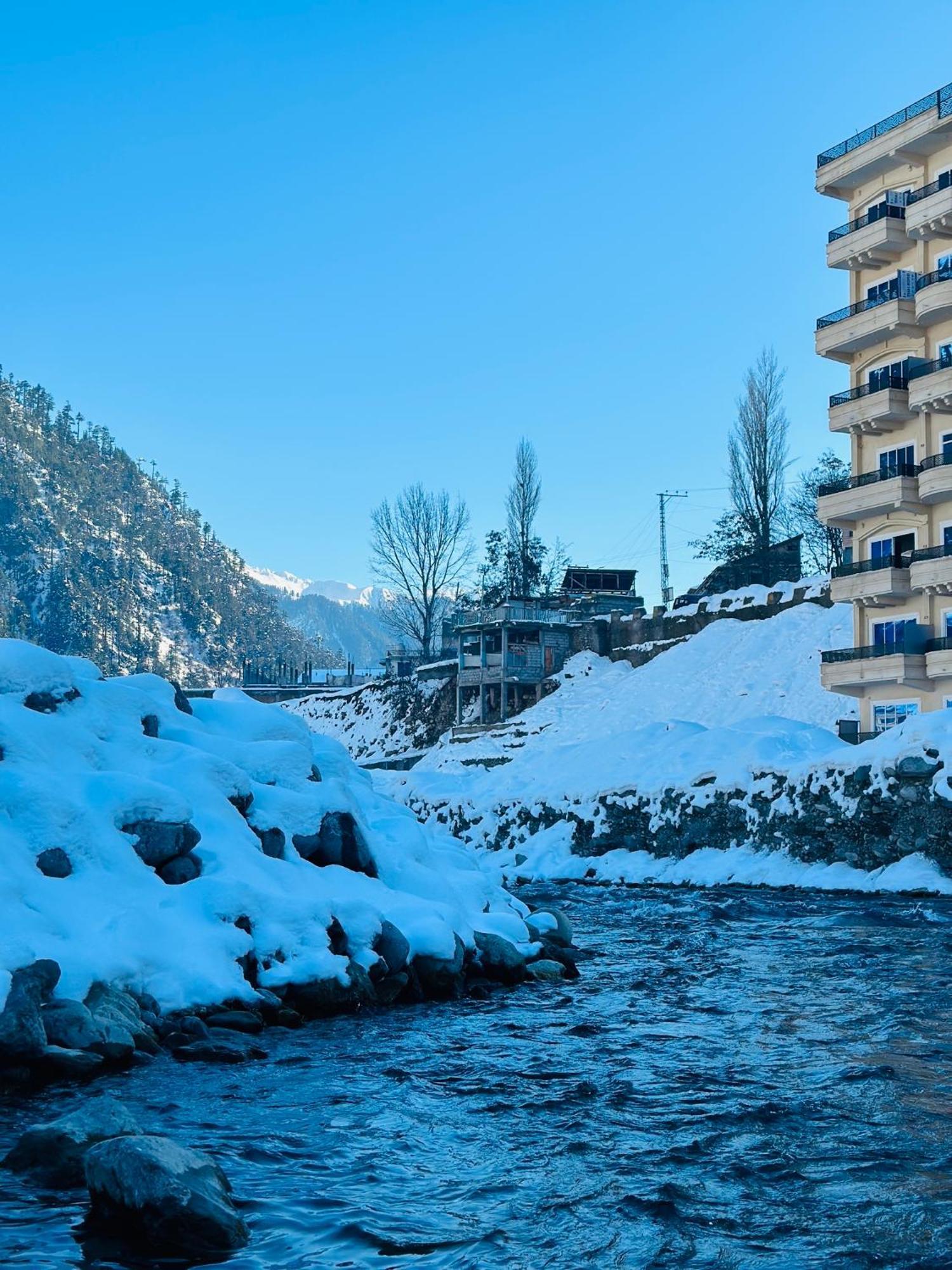 Gold Palace Hotel & Food Lounge Kalam Bagian luar foto